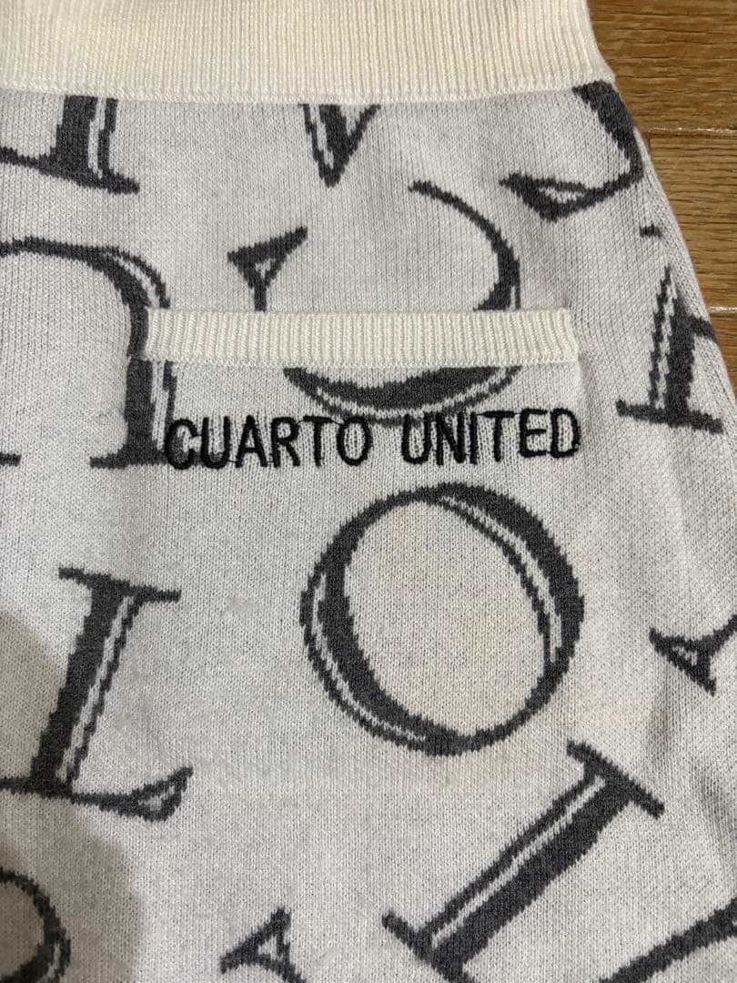 CuartoUnite アルファベット柄 セーター・スカートセット M