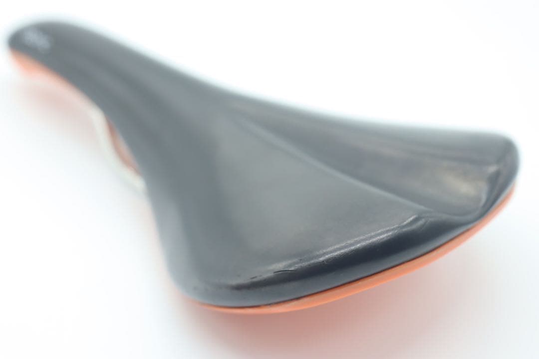 FABRIC Scoop Radius Race サドル ピスト ブルーラグ