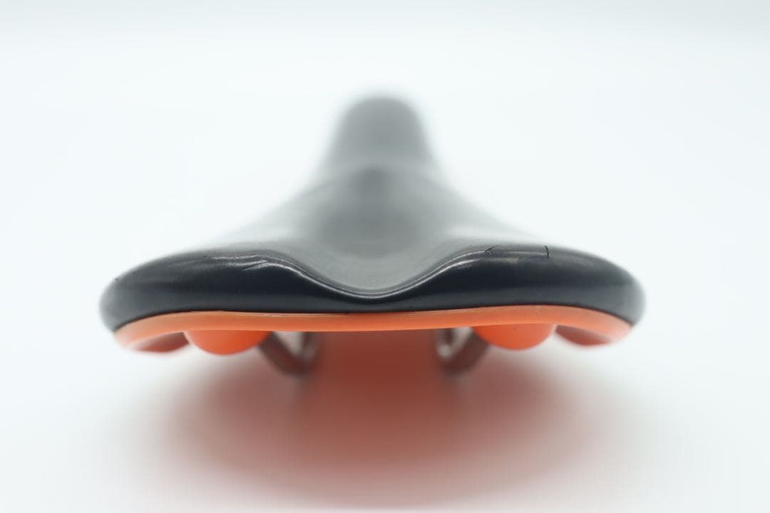 FABRIC Scoop Radius Race サドル ピスト ブルーラグ
