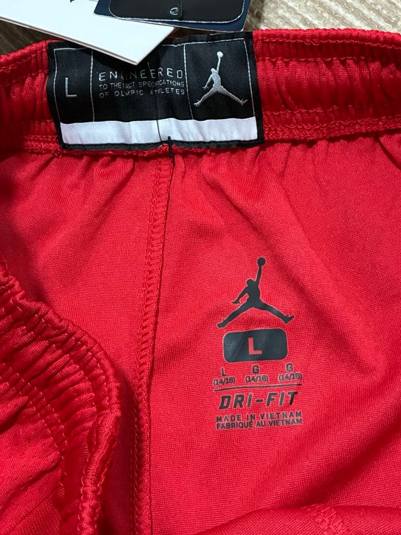 【新品】JORDAN JPN限定ショーツ L 赤
