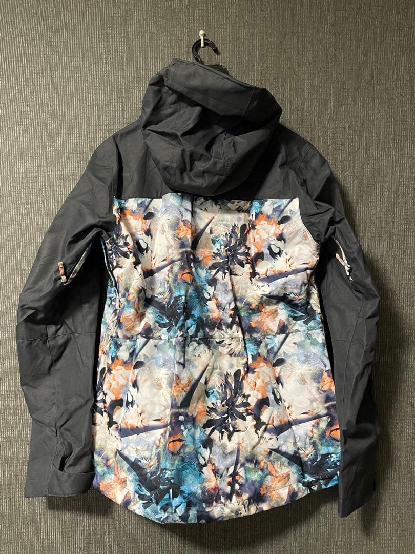 最終値下げ！！【新品未使用】ROXY スノボウェア Mサイズ 上下セット