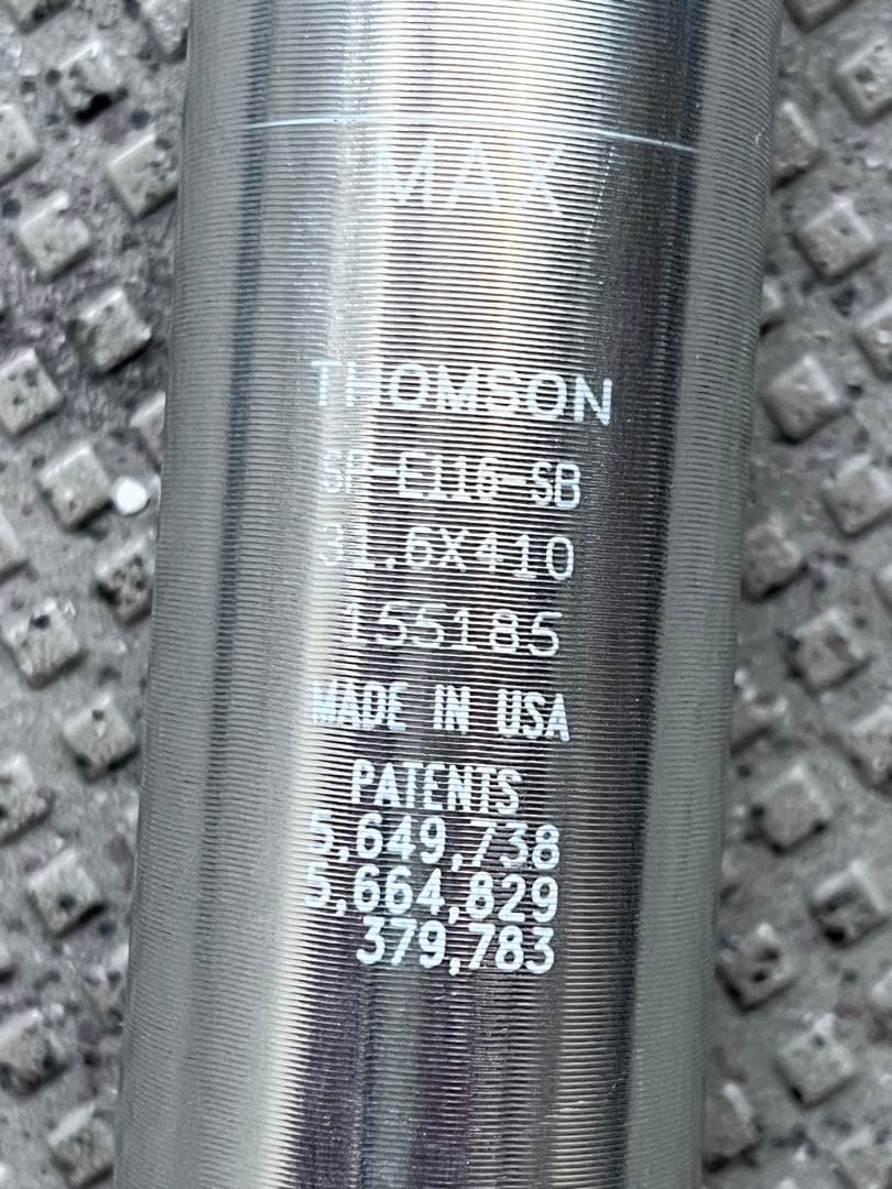 THOMSON シートポストφ31.6 L=410 セットバック有