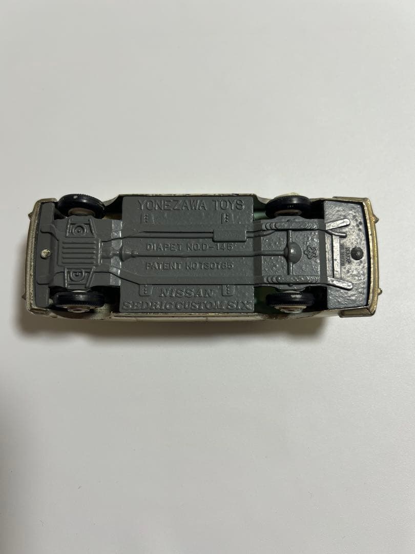 【激レア】ミニカーヨネザワトイズ　ダイヤペット日産セドリックカスタムシックス