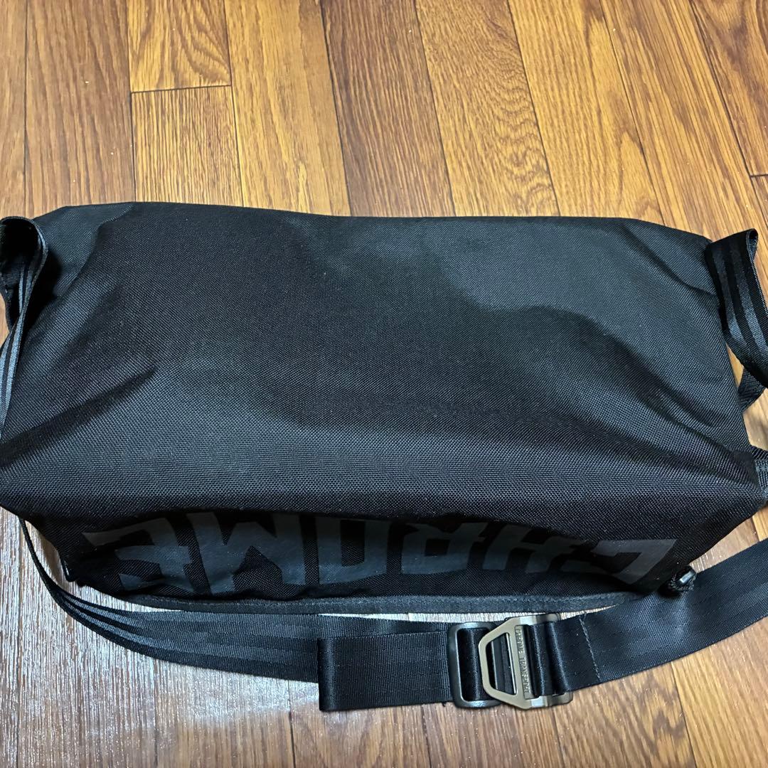 CHROME ブラック メッセンジャーバッグ SIMPLE MESSENGER