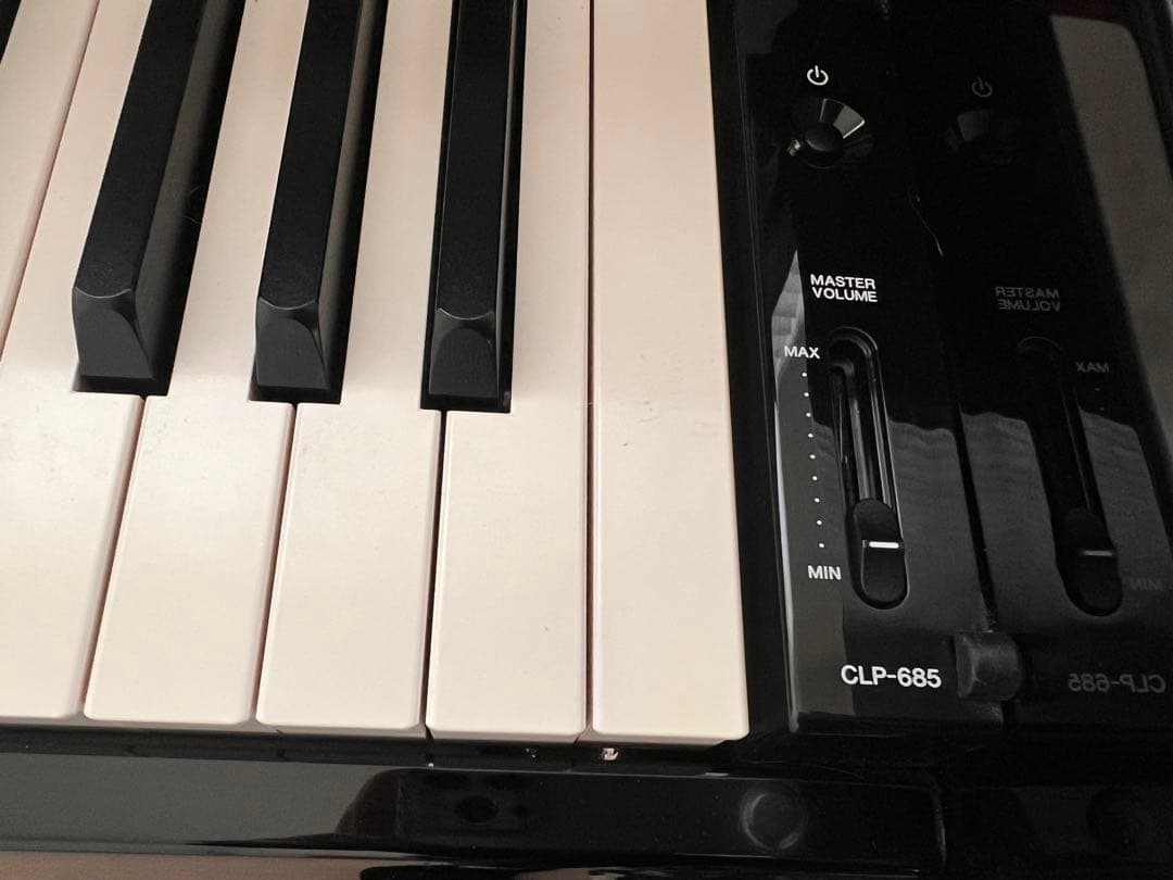 YAMAHA CLP-685 Clavinova 鏡面ブラック 椅子・マット付き