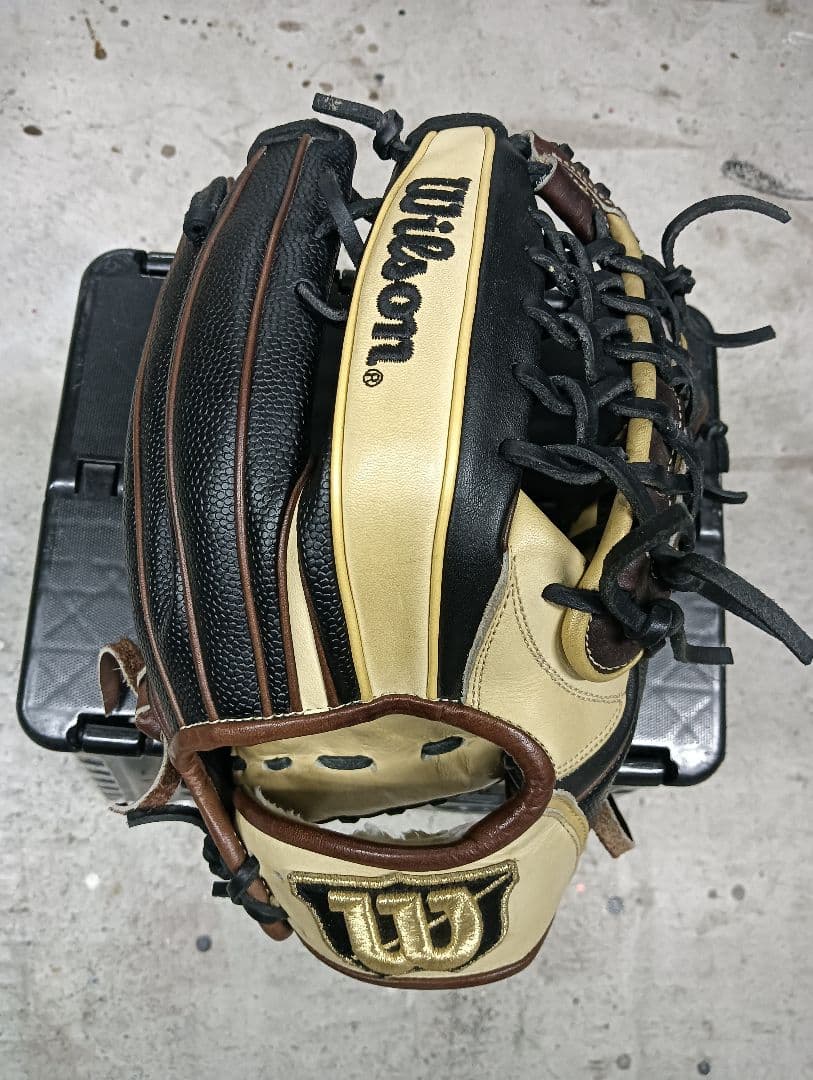 Wilson ワナビーヒーロー軟式用グローブ 黒/ベージュ
