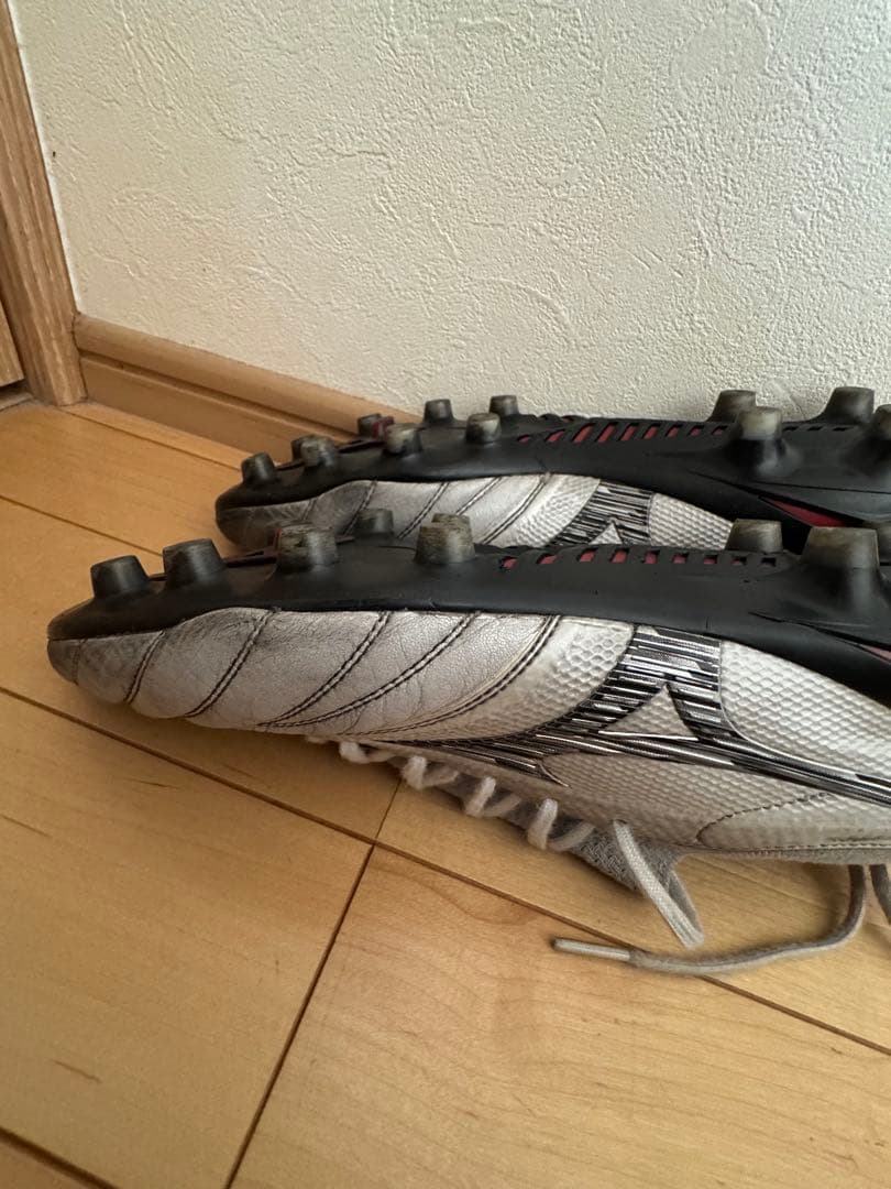 MIZUNO モレリアネオ4β 白