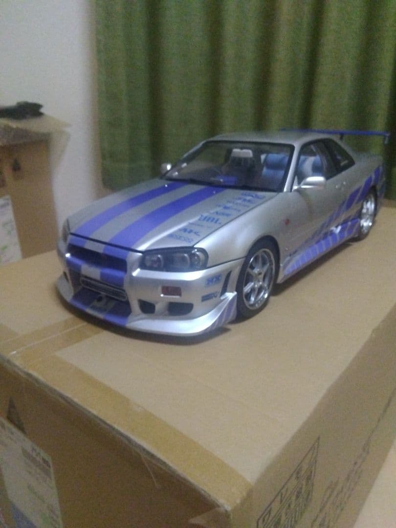 デアゴスティーニスカイライン GT-R R34 1/8スケールモデル