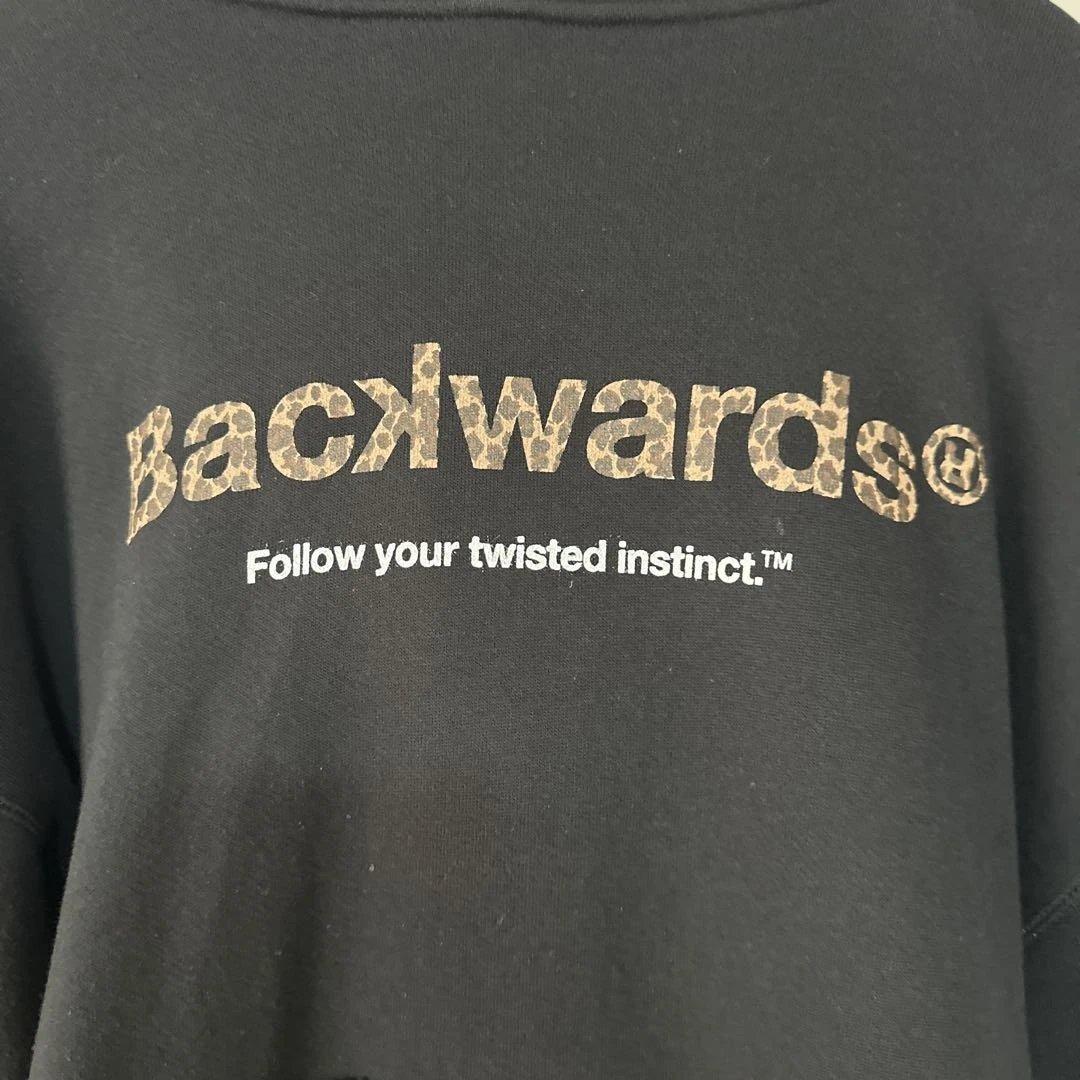 Backwards ロゴ入り ブラック フーディ