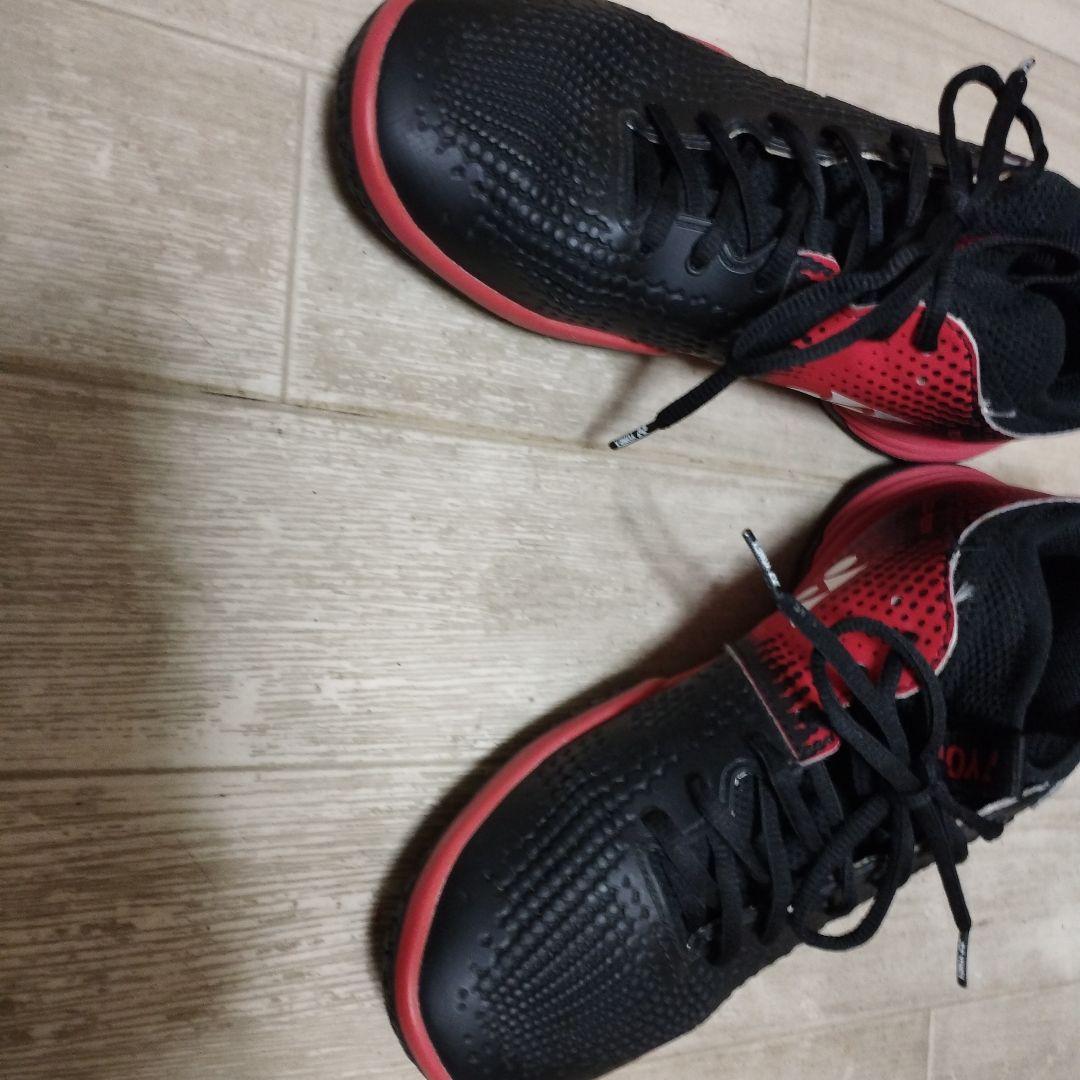 t*y様 27センチYONEX バドミントンシューズ ブラック/レッド