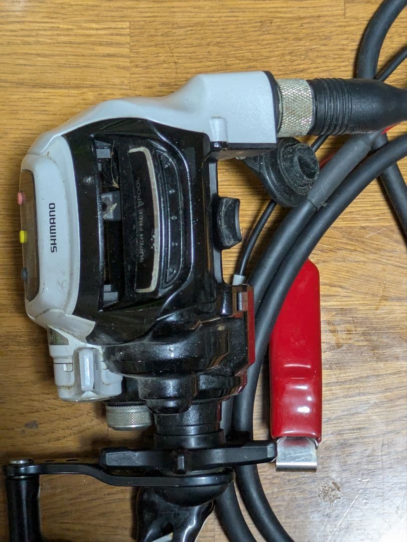 SHIMANO 電動リール デジタル表示付き