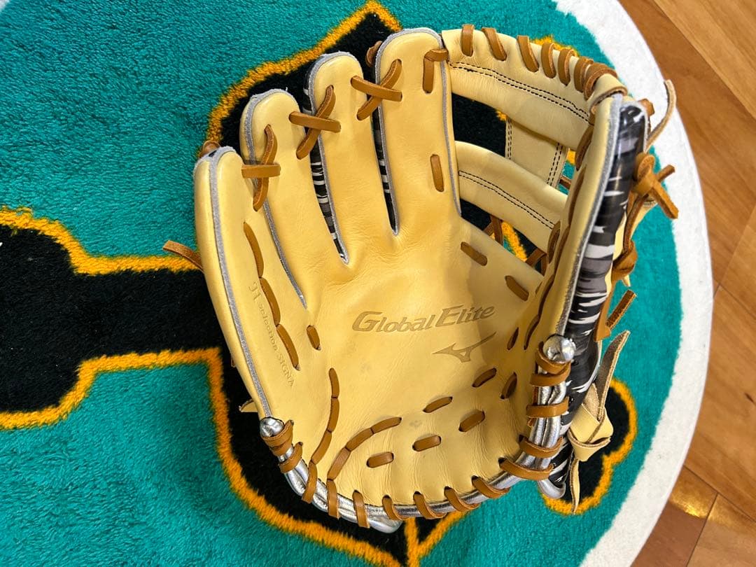 ミズノ　グローバルエリート　左用　内野手　サイズ9 軟式グローブ
