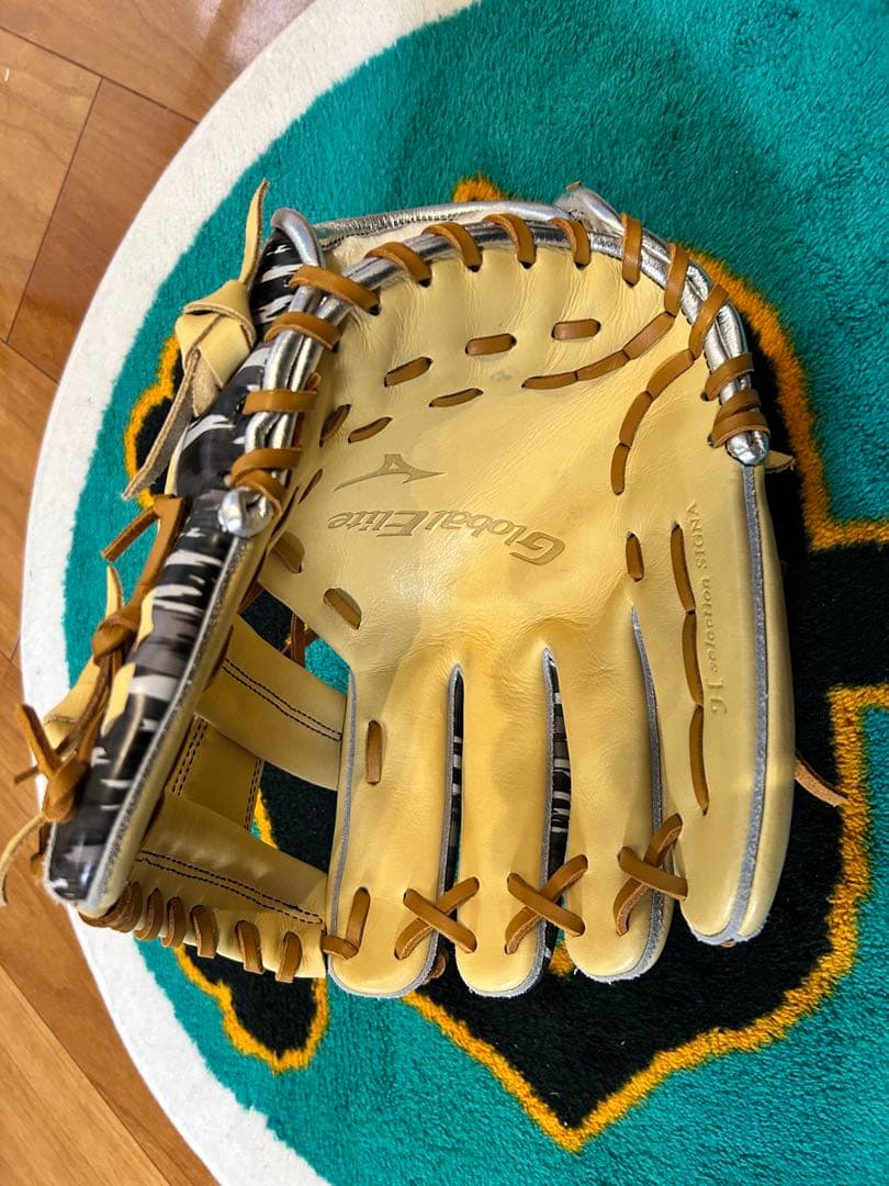 ミズノ　グローバルエリート　左用　内野手　サイズ9 軟式グローブ