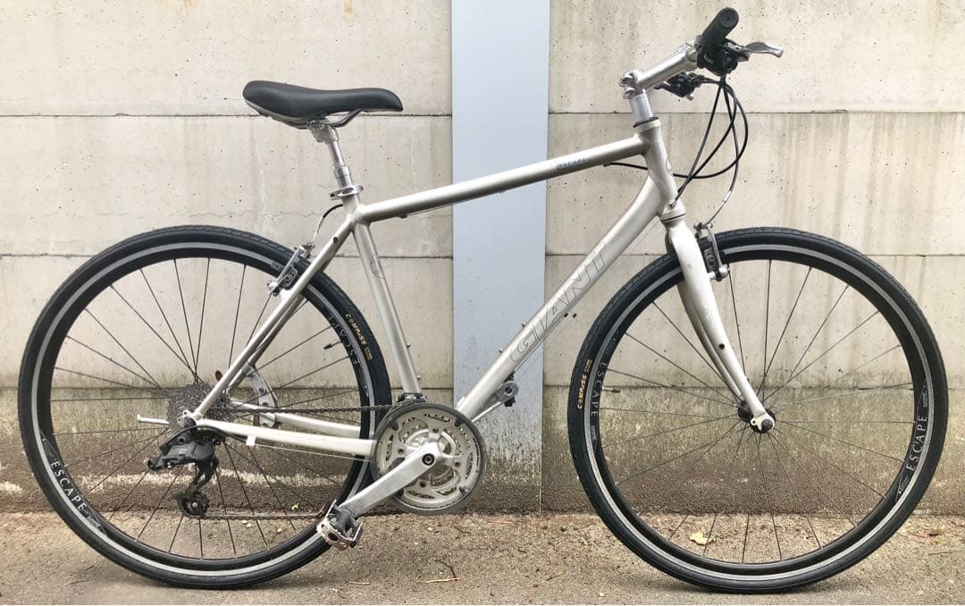 【整備済・美品】GIANT ESCAPE R3 24速　クロスバイク CT500
