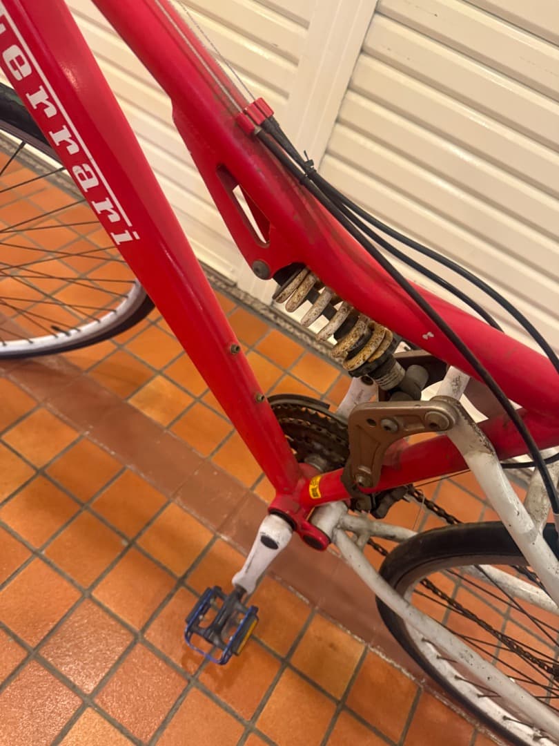 ● フェラーリ Ferrari フロントサスペンション付き クロスバイク