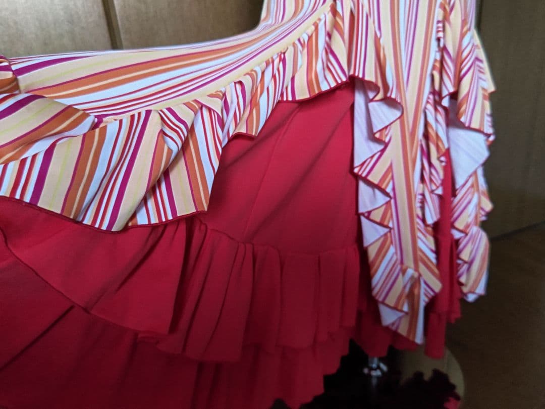 (値下げ)フラメンコ衣装　ストライプ　ツーピース　赤　オレンジ　黄色　白　系