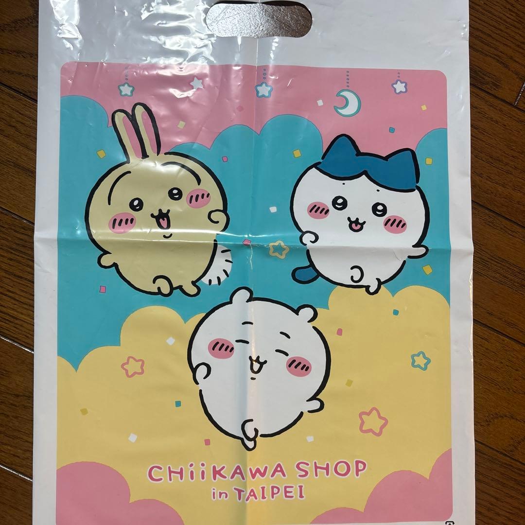 【台湾限定】ちいかわ　ロップイヤーなマスコット　ハチワレ　ショッパー付き