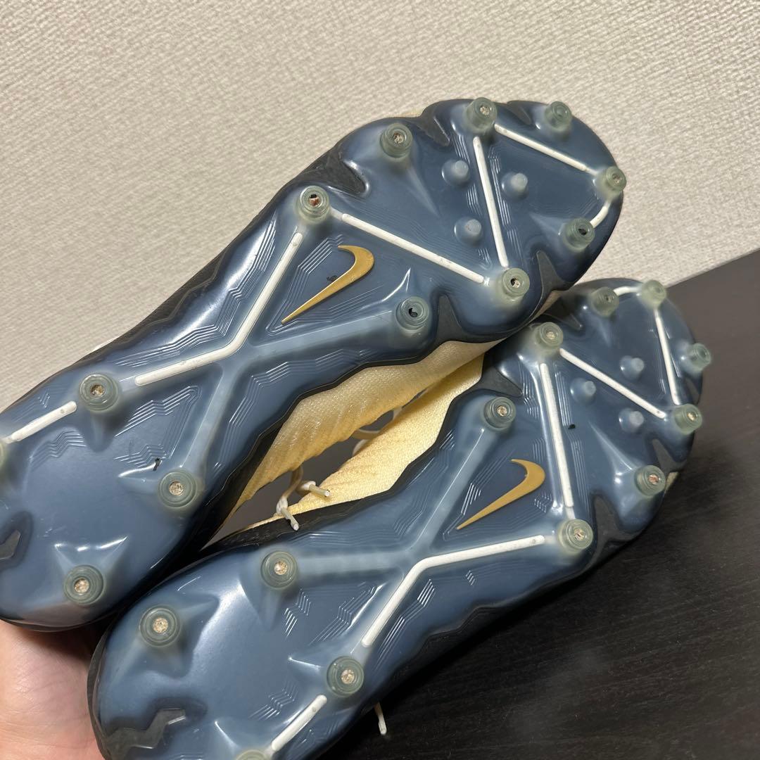 Nike Phantom サッカーシューズ ホワイト/ブラック/ゴールド