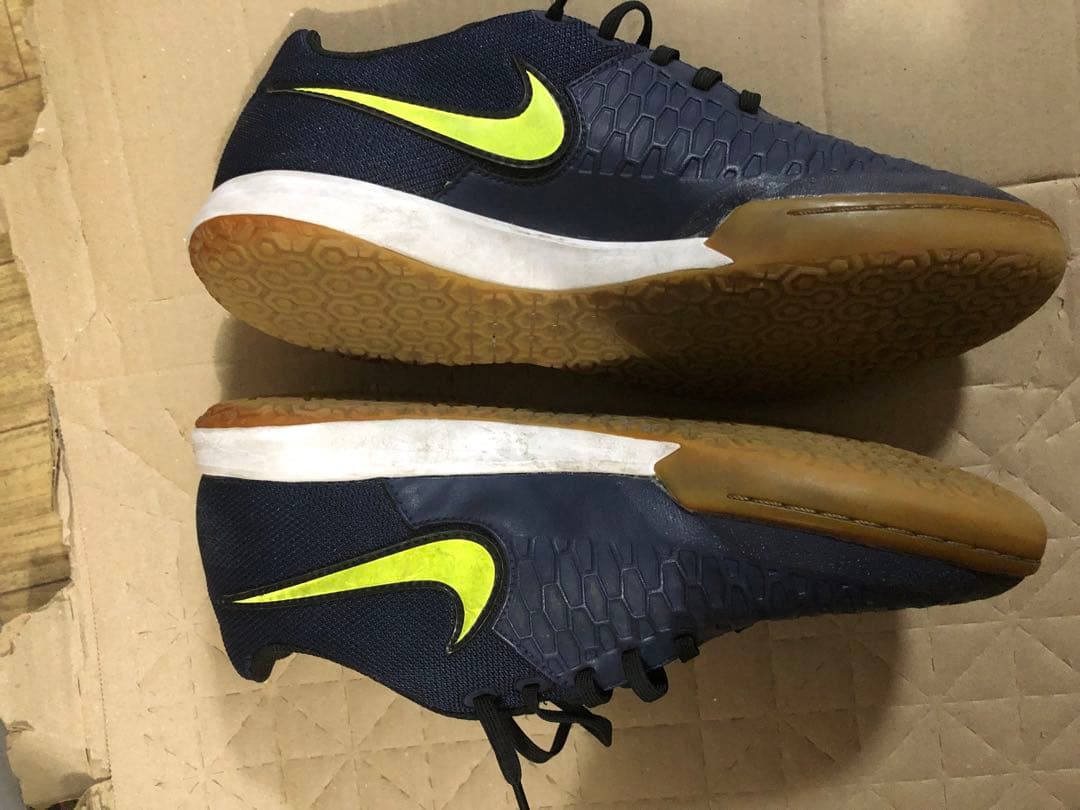 NIKE フットサルシューズ インドア