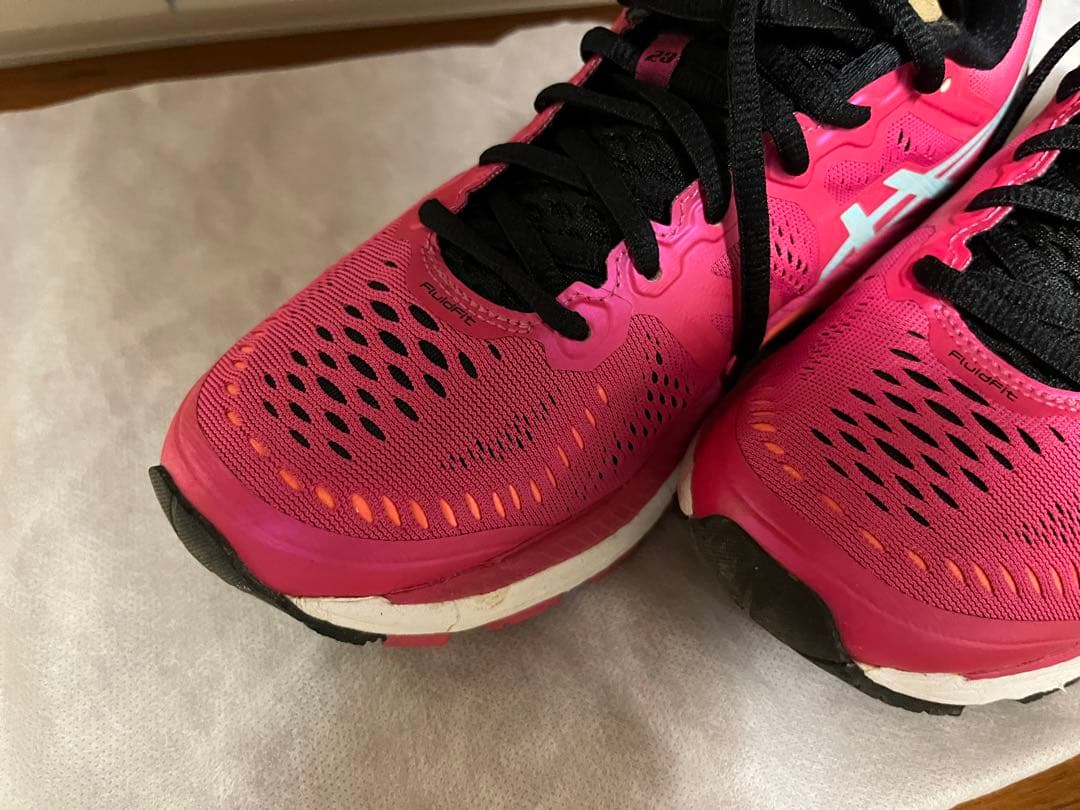 アシックス　レディースゲルカヤノ23ワイド　サイズ25.0cm asics