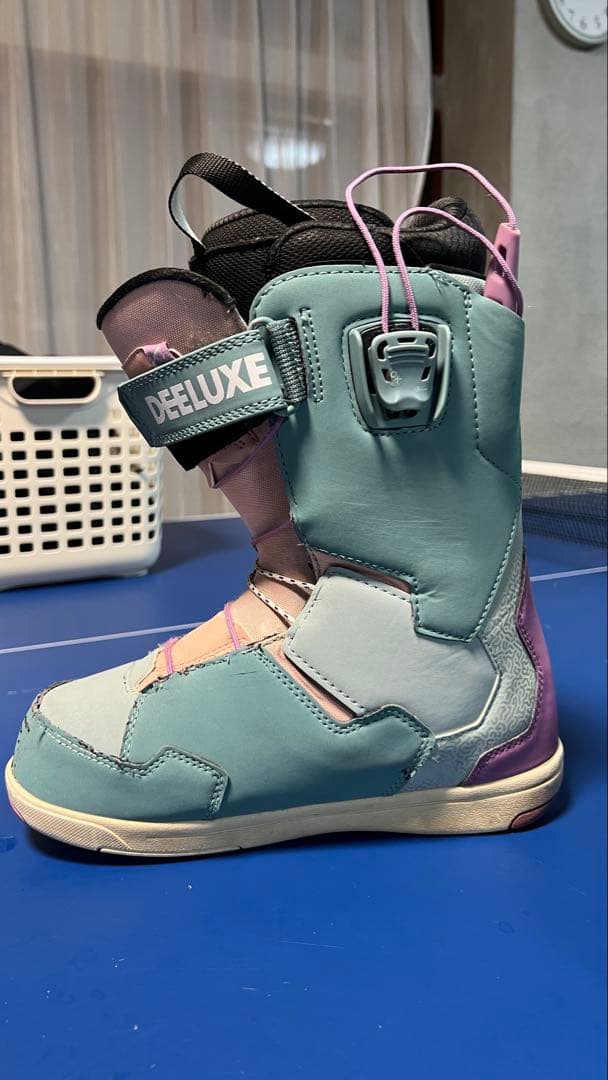 DEELUXE 女性用スノーボードブーツ