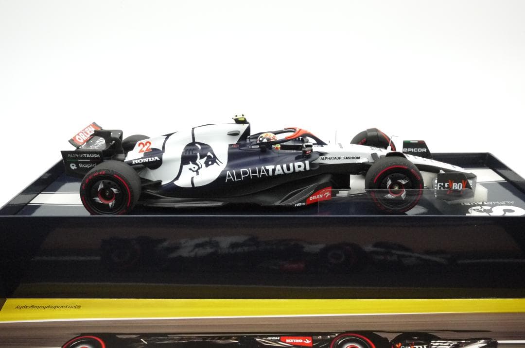 1/18 アルファタウリ AT04 イギリスGP 角田裕毅 #22 限定BOX