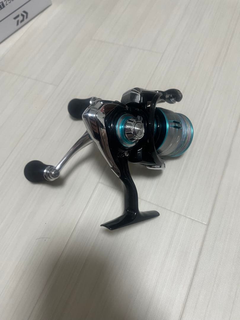 ダイワ　19エメラルダス　LT 2500S-DH Daiwa リール