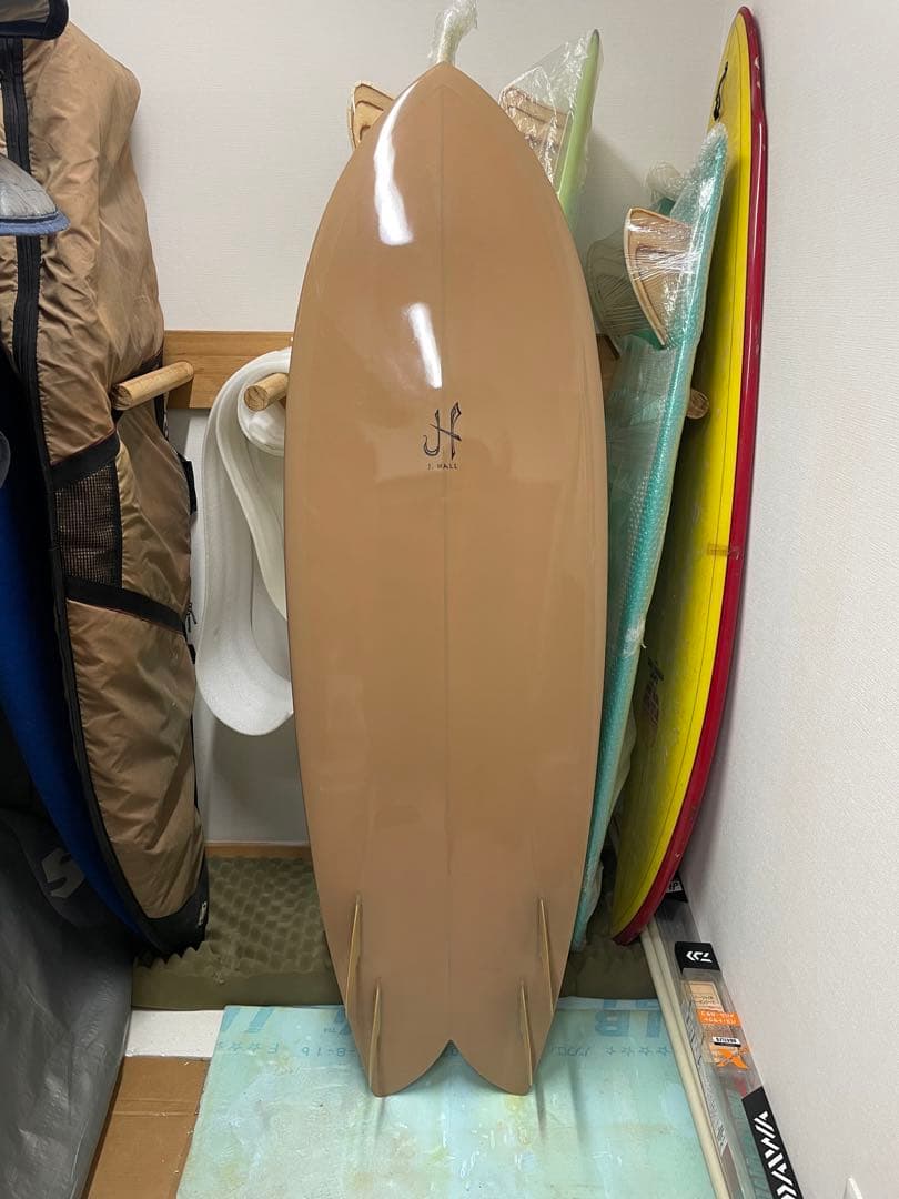 ジョシュホールサーフボード 5’9”クワッドフィンフィッシュ関東であれば手渡し可