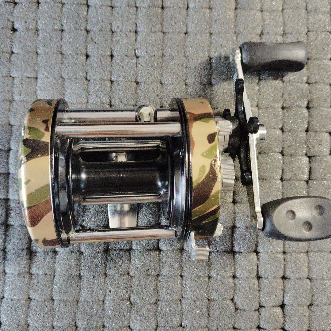 雷魚　アブアンバサダー6500CA CAMO 細かな擦れ傷有り　長期保管品