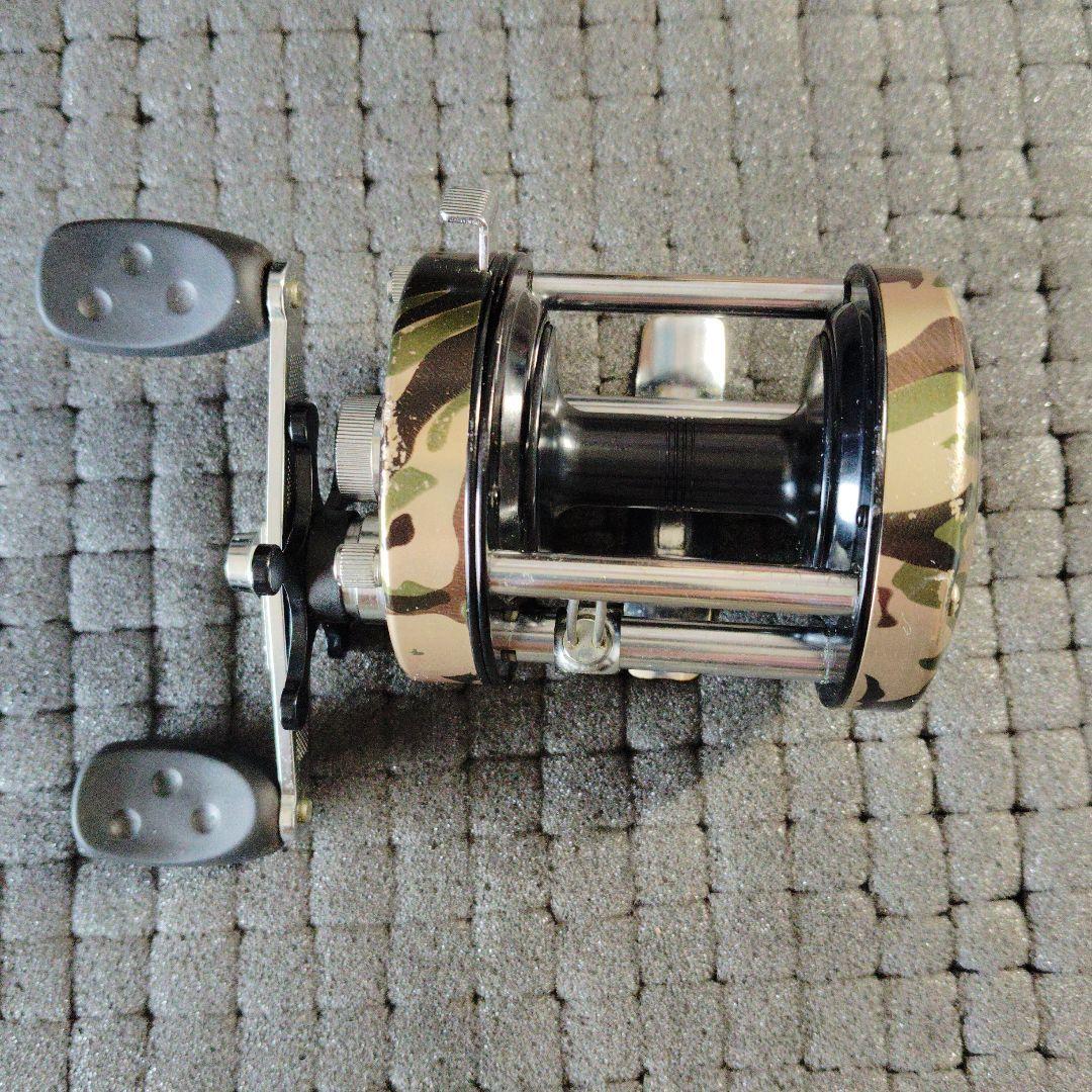 雷魚　アブアンバサダー6500CA CAMO 細かな擦れ傷有り　長期保管品