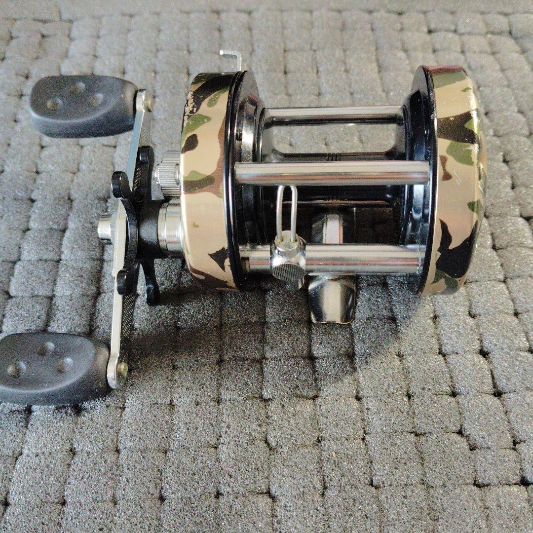 雷魚　アブアンバサダー6500CA CAMO 細かな擦れ傷有り　長期保管品
