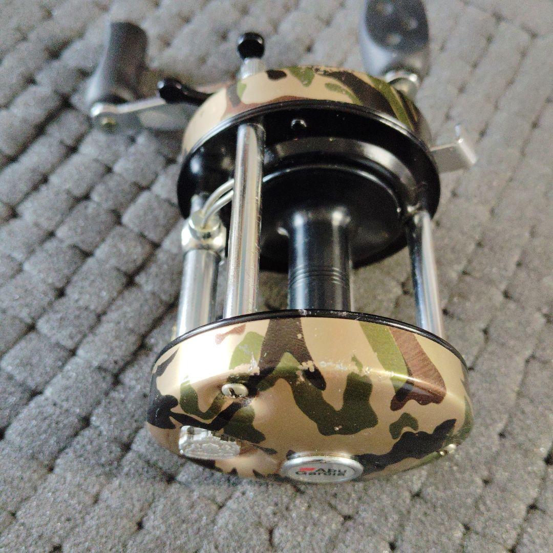 雷魚　アブアンバサダー6500CA CAMO 細かな擦れ傷有り　長期保管品