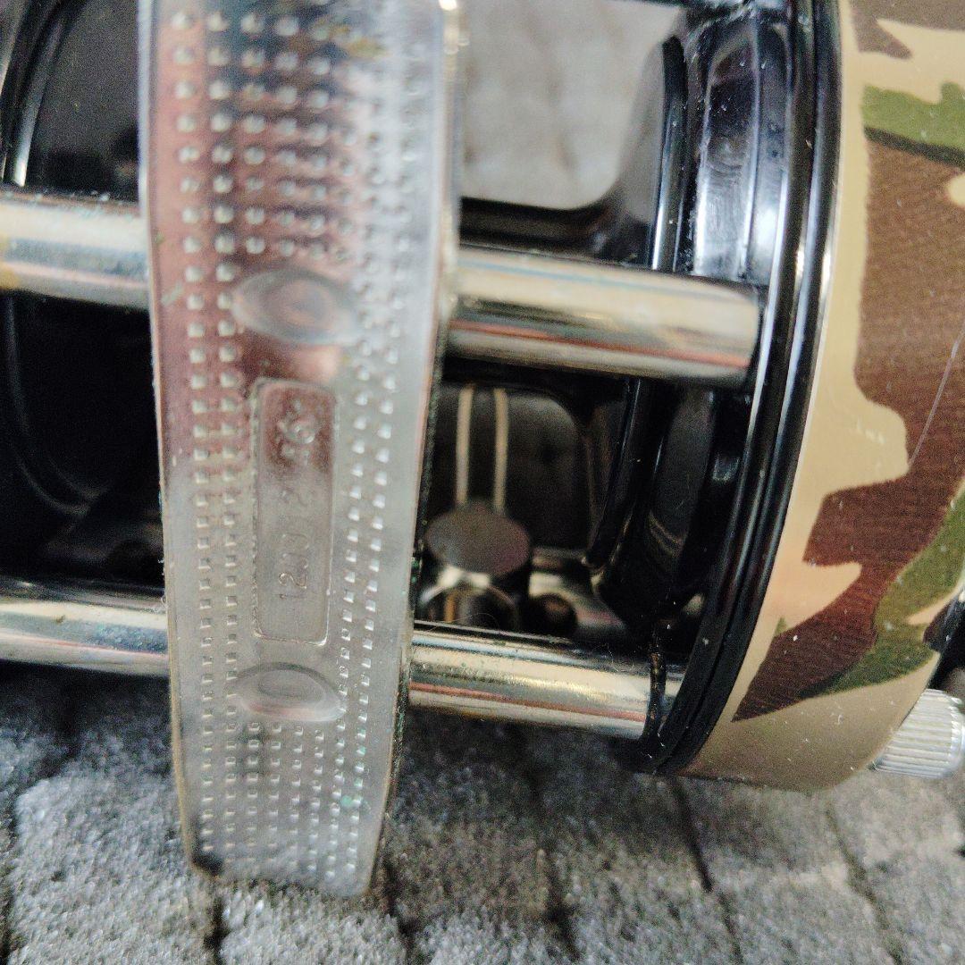 雷魚　アブアンバサダー6500CA CAMO 細かな擦れ傷有り　長期保管品