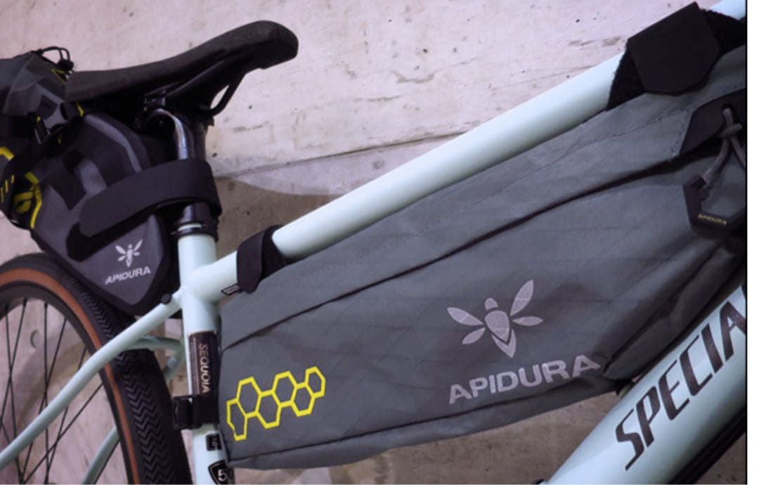 APIDURA フレームバッグ グレー