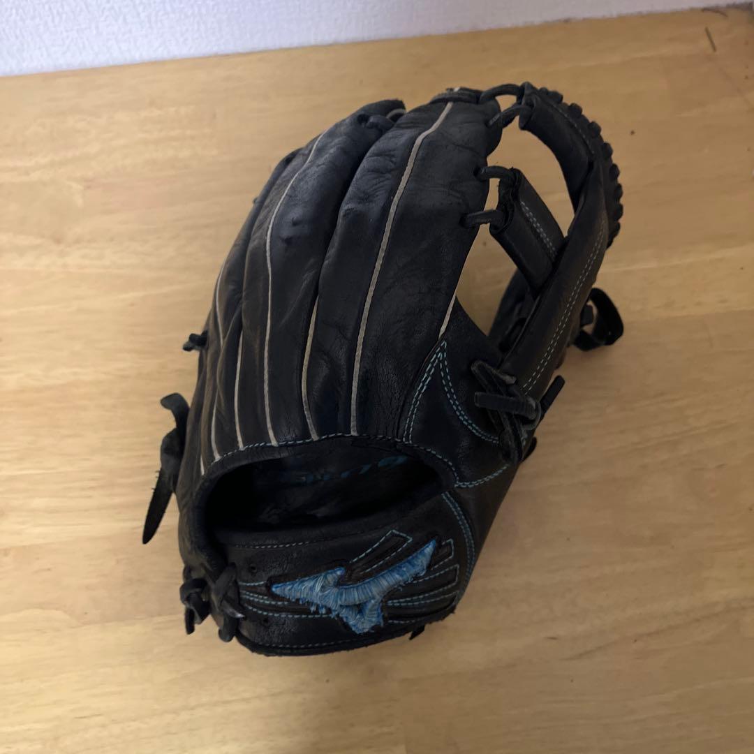 黒 レザー 軟式用グローブ 内野手用　菊池モデル