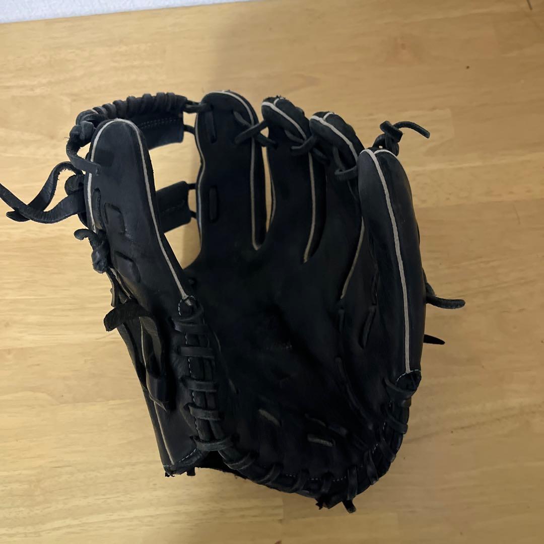 黒 レザー 軟式用グローブ 内野手用　菊池モデル