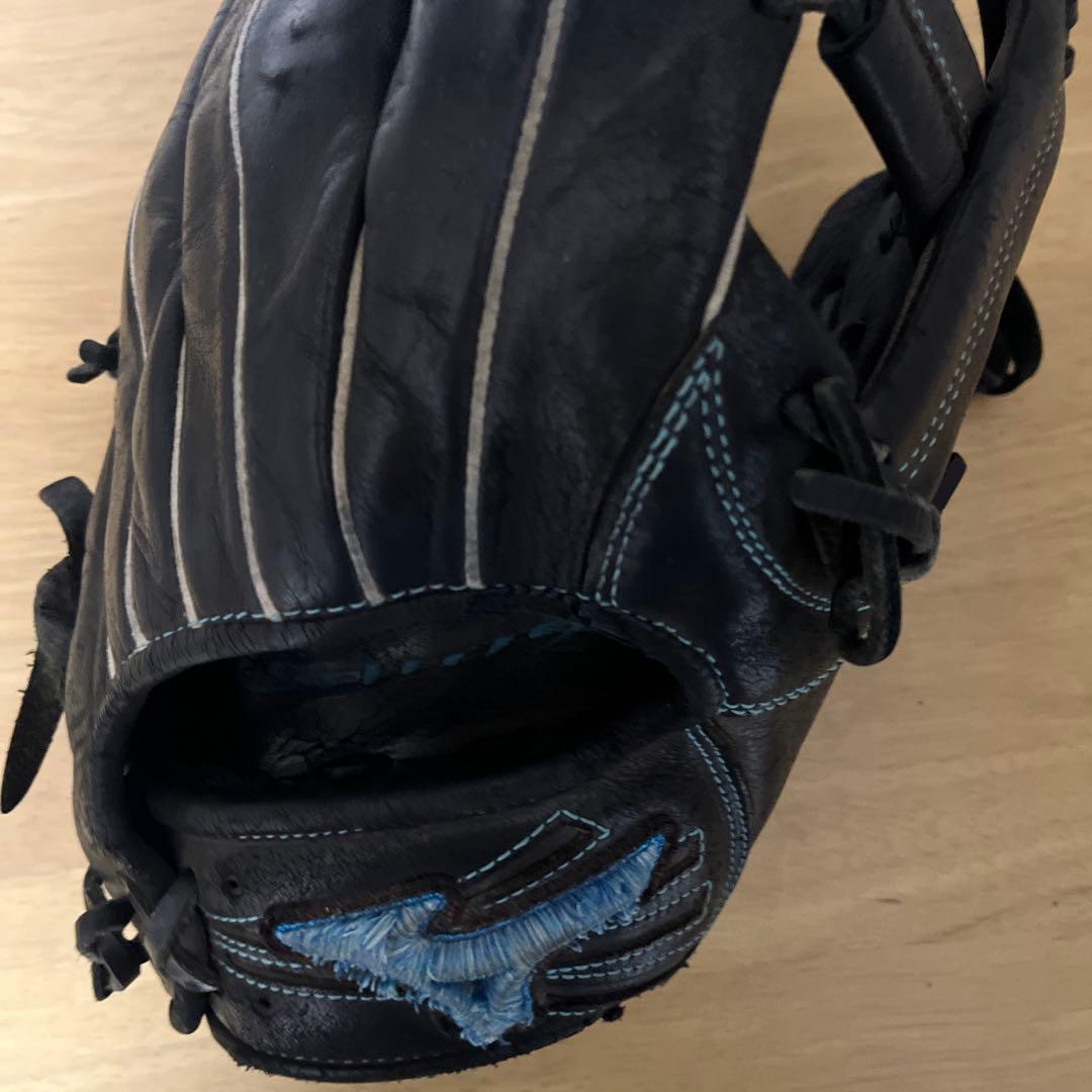 黒 レザー 軟式用グローブ 内野手用　菊池モデル