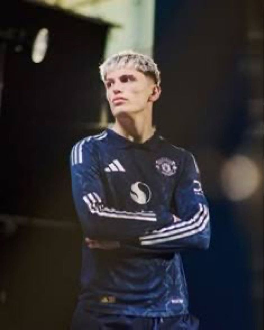正規品　マンチェスターユナイテッド　長袖　ガルナチョ