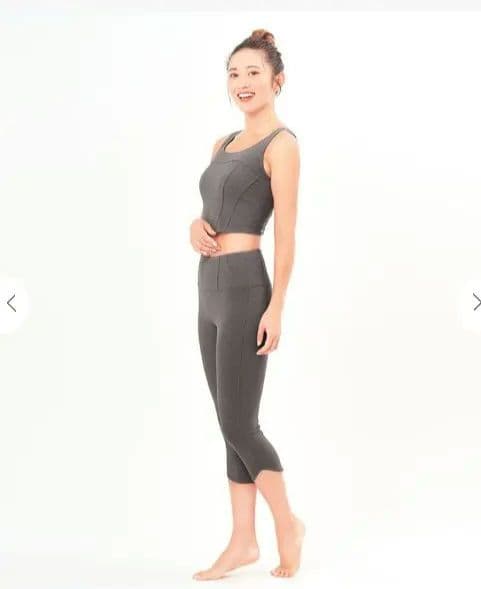 新品 LAVA限定12,100円
【SUKALA】デニムクロップドレギンス