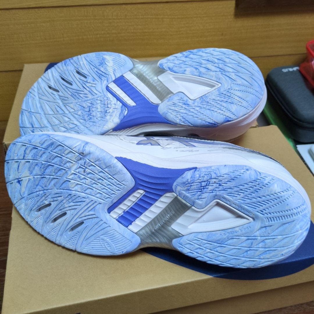 asics バレーボールシューズ ホワイト/ブラック/パープル ブイスイフト