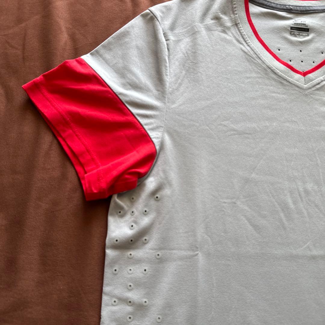 Nike フェデラーVネック Tシャツ グレー