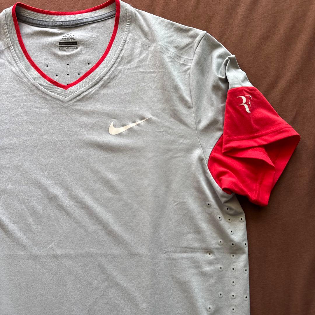 Nike フェデラーVネック Tシャツ グレー