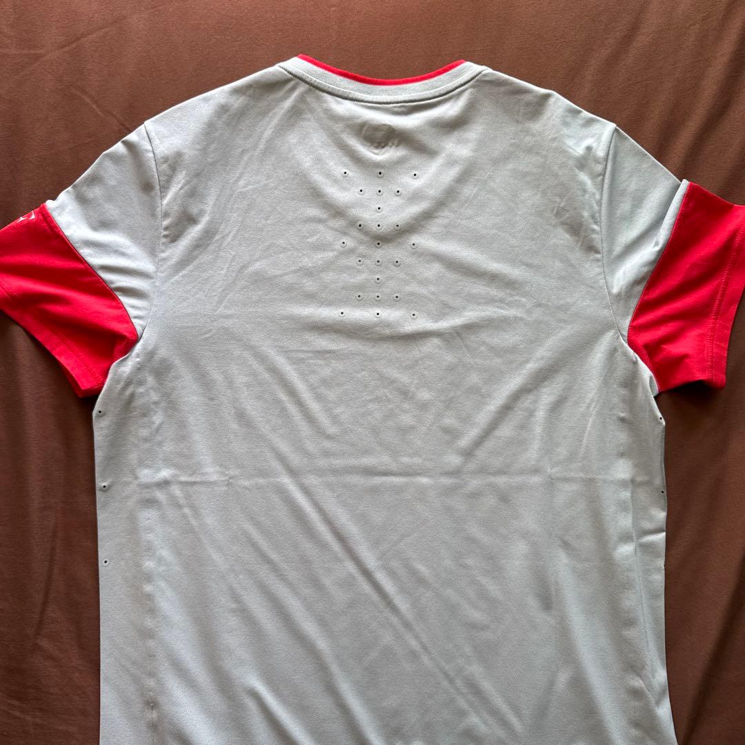 Nike フェデラーVネック Tシャツ グレー