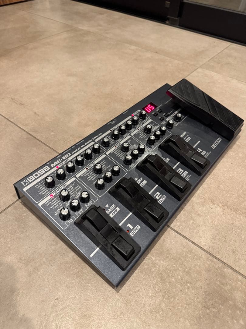 BOSS ME-80 ギターエフェクター