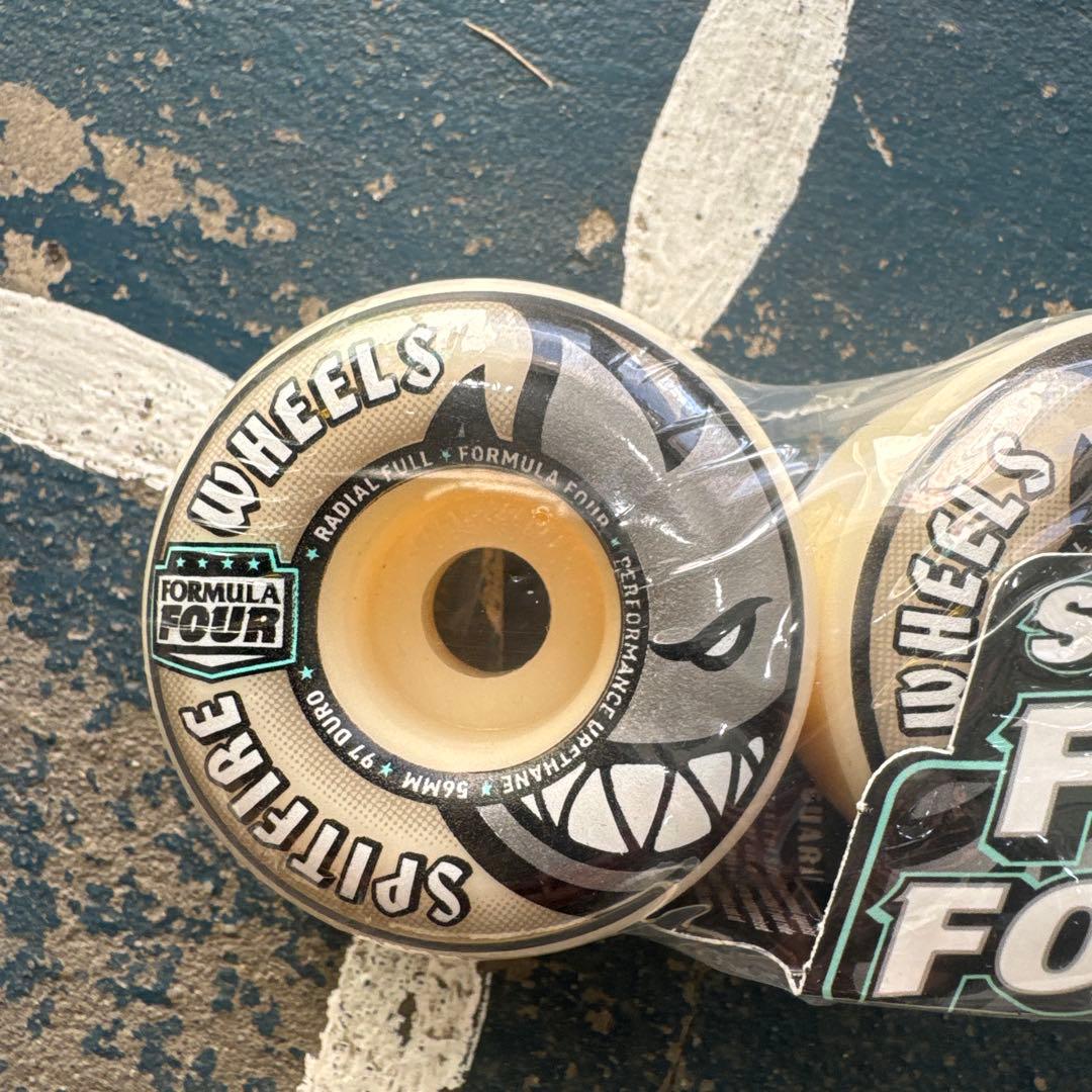 Spitfire フォーマル4 ラディアルフル56mm97a 定価¥9,130