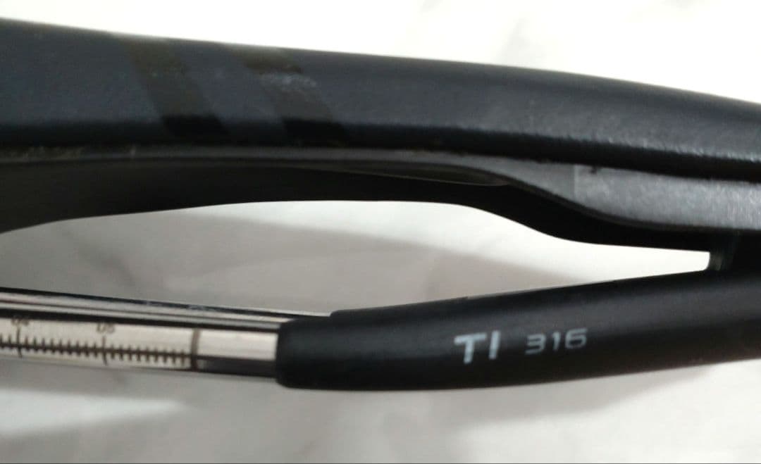 Selle Italia SP-01 ブラック サドル