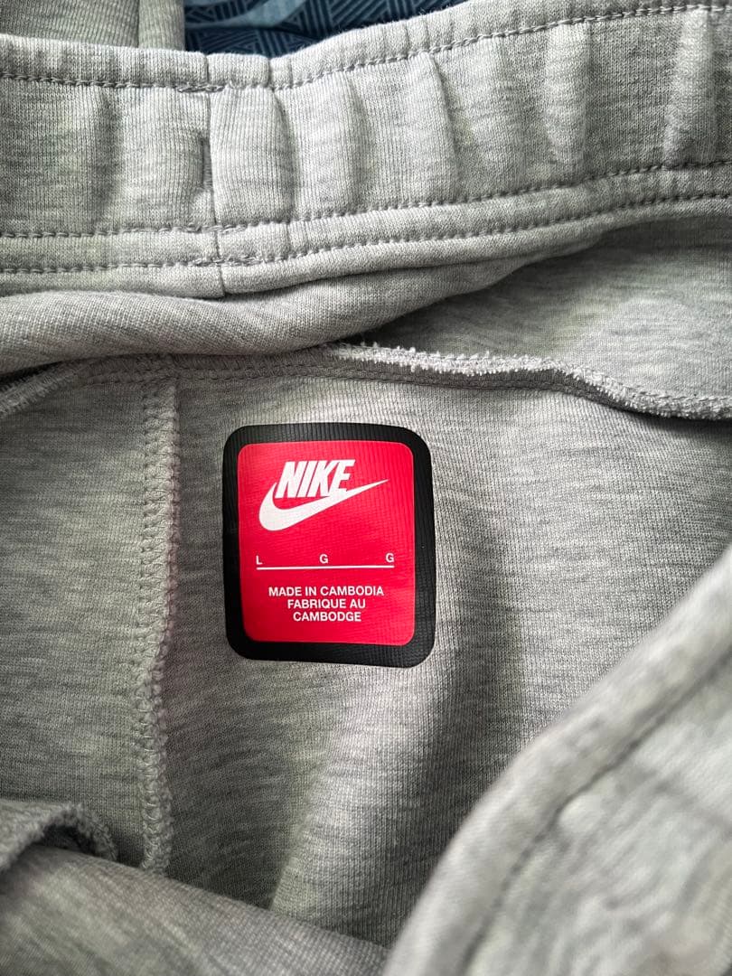 NIKE テックフリース　グレー　セットアップ上下　赤タグ