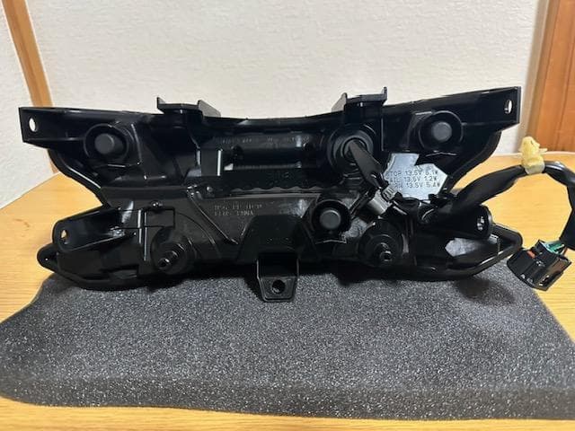 ホンダ　PCX150純正　新品テールランプ JF81