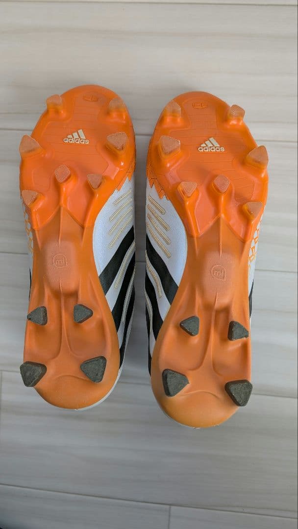 アディダス サッカースパイク プレデター リーサルゾーン FG