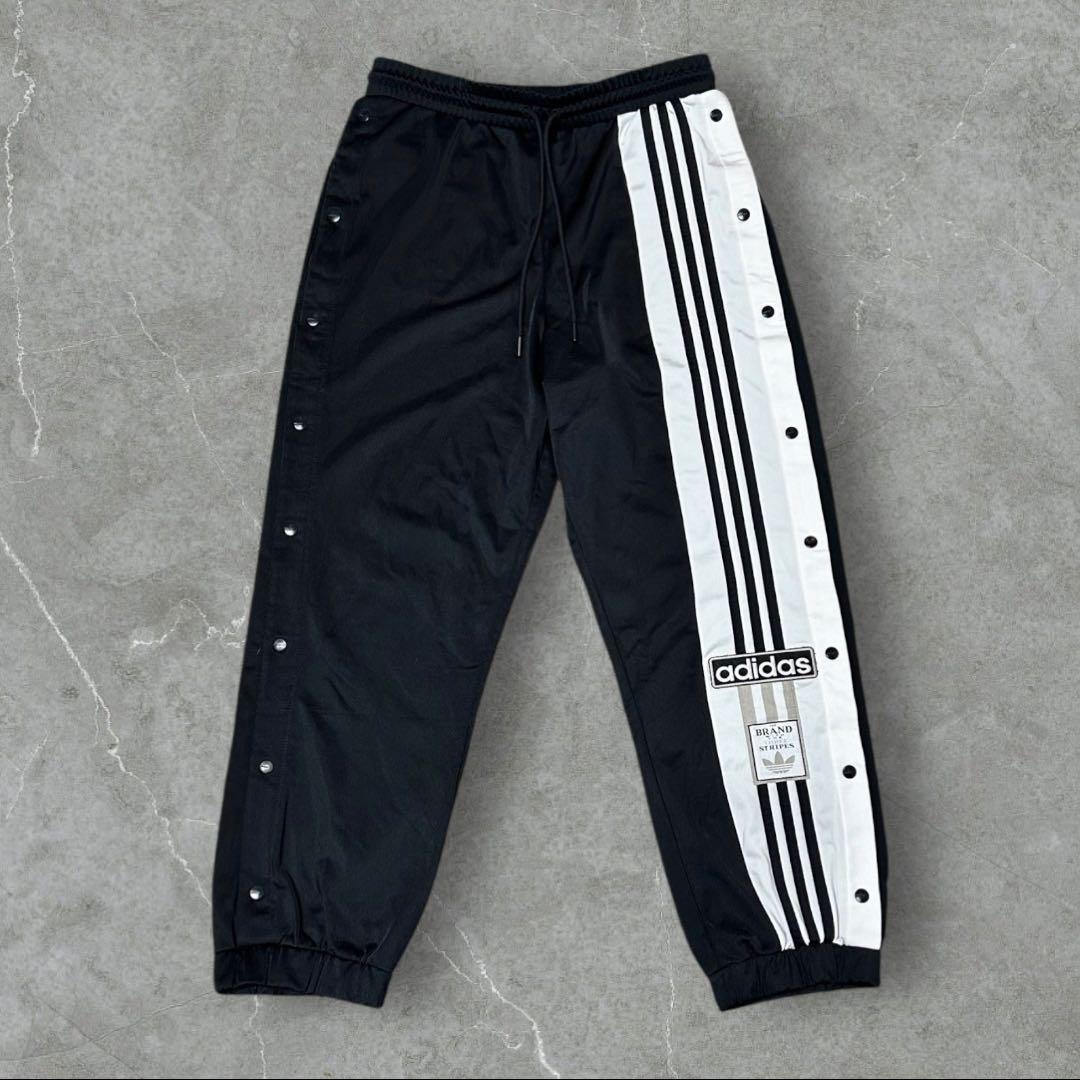 adidasアディダス アディブレイク トラックパンツ　BLACKPINK 着用